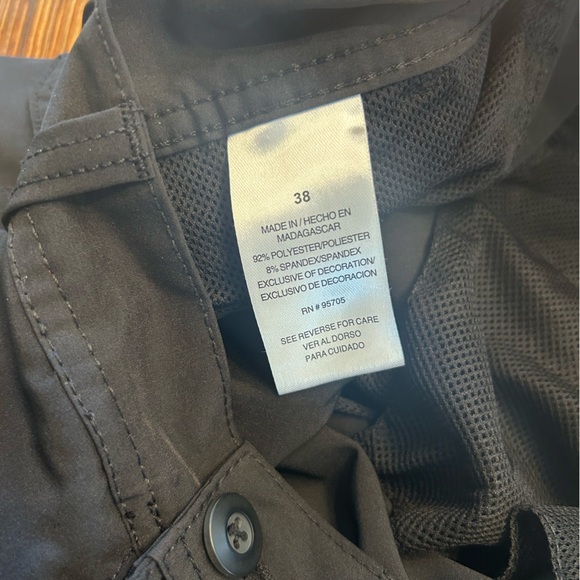 Men's Black Cargo Shorts - Picture 4 of 4